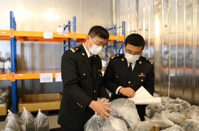 <a href='http://dikongroup.com' title='危險品運(yùn)輸' >危險品運(yùn)輸</a>
